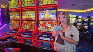 Ilustrasi Slot Malam Koktail makmur76